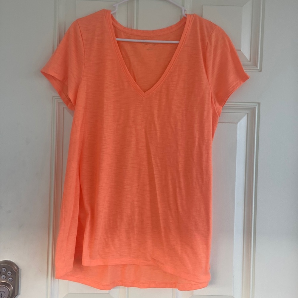 Lilly Pulitzer Large Vneck Tshirt